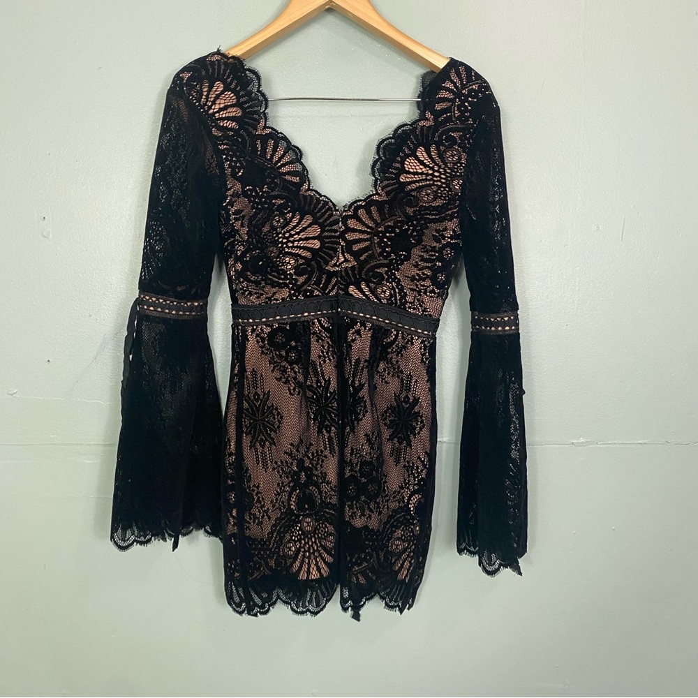 Lovers + Friends Sugar Baby Velvet Lace Bell Sleeve Plunge V Neck Dress Small - Picture 4 of 8